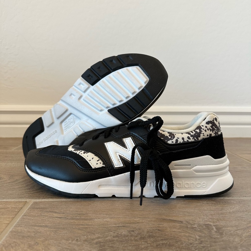 New Balance Women's 997H V1 Sneaker Size 11